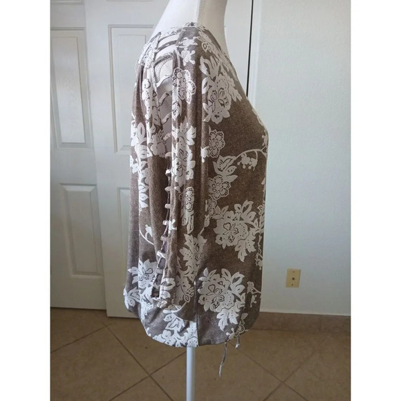 PerSeption Women, Blouse 3/4 open sleeve with buttons, Size XL Floral Print. - Picture 2 of 15